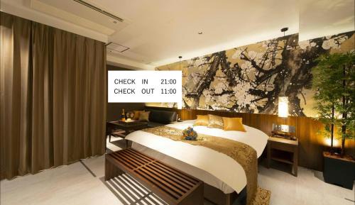Standard Double Room - 21:00 Check-in