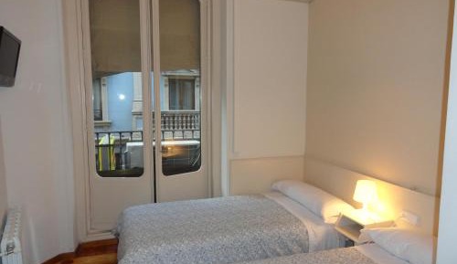 Twin Room with Private Bathroom