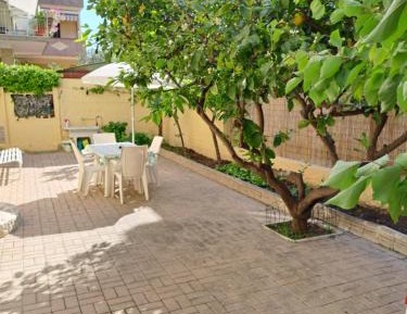 Apartment with Garden View