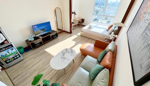 King Studio with Sofa Bed