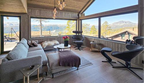 Four-Bedroom Holiday Home