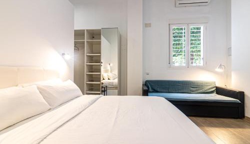 Studio with Sofa Bed