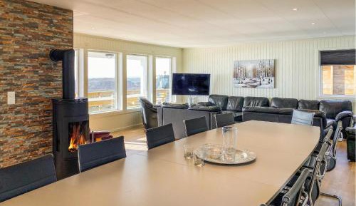 Five-Bedroom Holiday Home