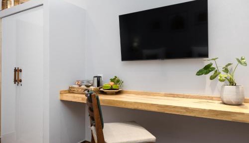 Deluxe Double or Twin Room with Balcony