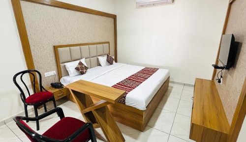 Deluxe King Room