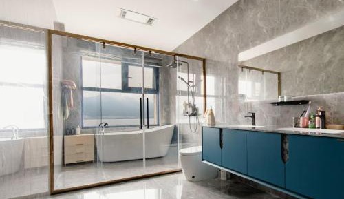 Four-Bedroom Deluxe Apartment