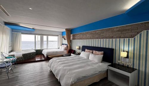 Deluxe Twin Room with Sea View