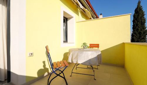 Studio with Terrace
