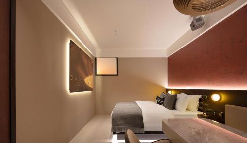 Queen Room
