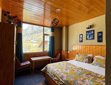 Double Room with Mountain View