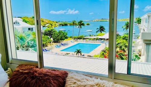 One-Bedroom Apartment with Sea View