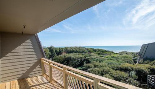 Four-Bedroom Holiday Home