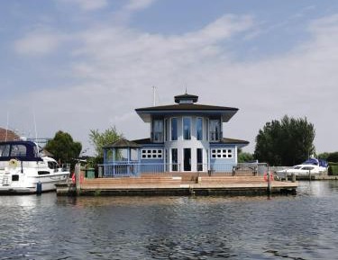 Three-Bedroom Holiday Home 