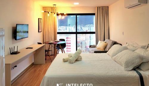 Apartment with Mountain View