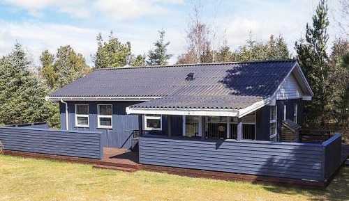 Three-Bedroom Vacation Home 