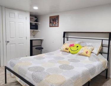 Studio with Mountain View