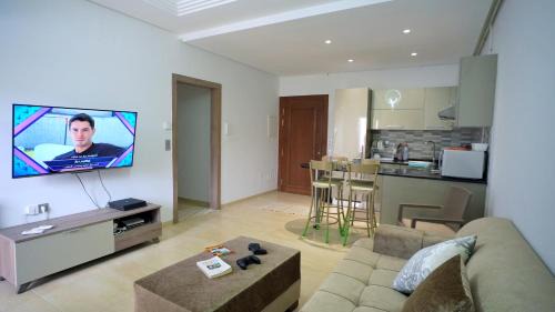 Two-Bedroom Deluxe Apartment with Garden View