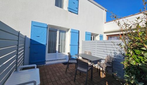 Holiday Home (4 Adults)