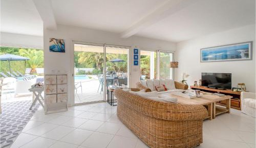 Five-Bedroom Holiday Home