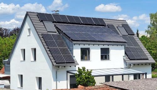 Deluxe One-Bedroom Apartment with Garden View