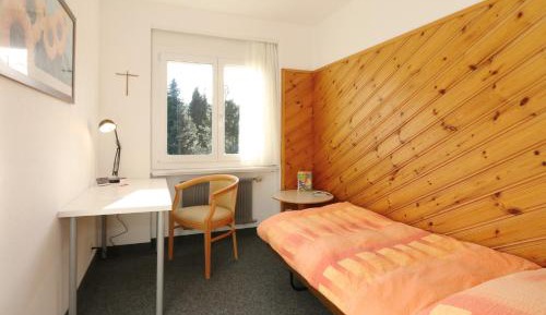 Single Room with Shared Bathroom