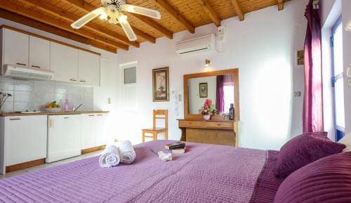 Studio (2 Adults)