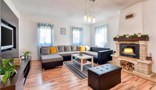 Three-Bedroom Holiday Home 