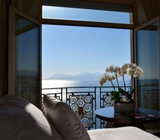 Premium King Room with Sea View