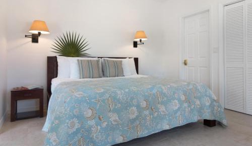 One-Bedroom Holiday Home