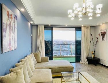 Three-Bedroom Apartment with Balcony