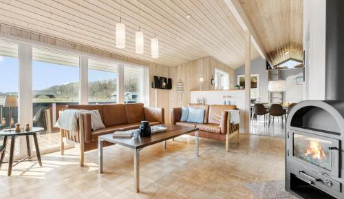 Three-Bedroom Holiday Home 