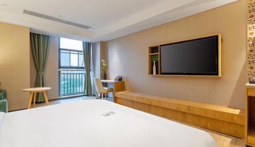 Standard Queen Room