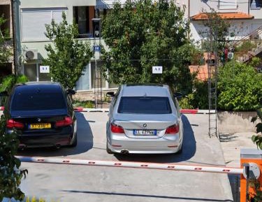 Apartment with Garden View