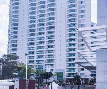 One-Bedroom Apartment with Balcony