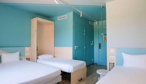 Standard Room with One Double Bed and Two Single Beds