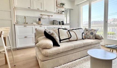 One-Bedroom Apartment with Balcony
