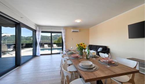 Three-Bedroom Vacation Home 