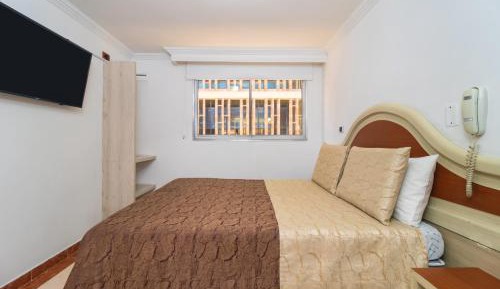 Standard Queen Room