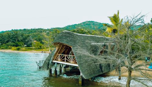 Bungalow - Water Front 