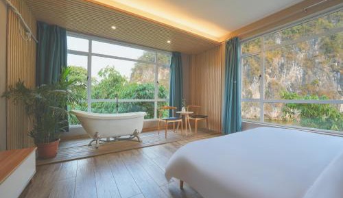 Deluxe Double Room with Bath