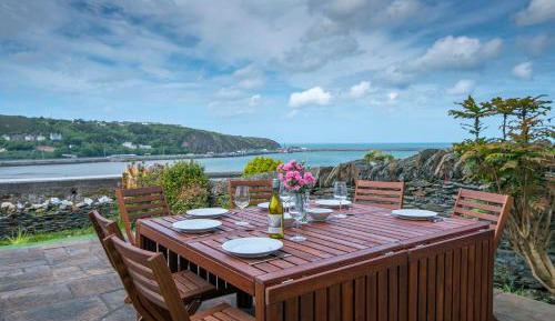 Five-Bedroom Holiday Home