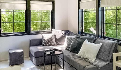 One-Bedroom Holiday Home