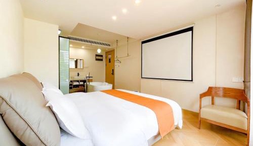 Deluxe Double Room with Shower