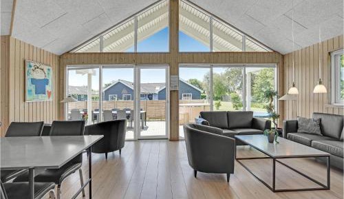 Seven-Bedroom Holiday Home