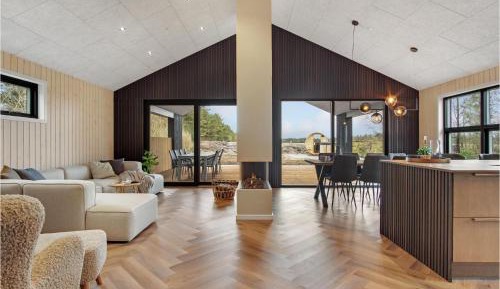 Four-Bedroom Holiday Home
