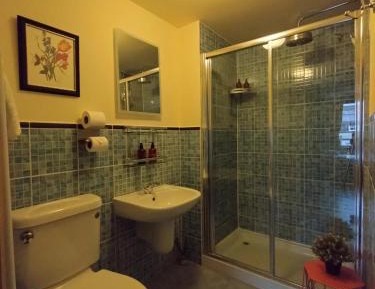 Twin Room with Private Bathroom