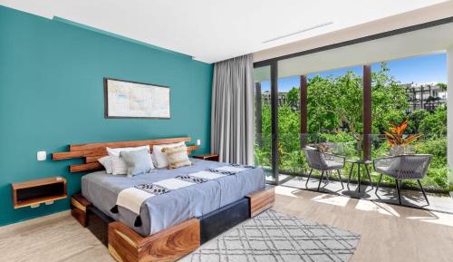 Studio with Garden View