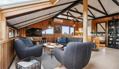 Three-Bedroom Holiday Home 