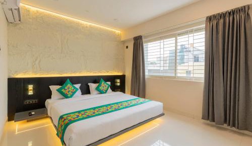 Spacious Superior Room with Living Area