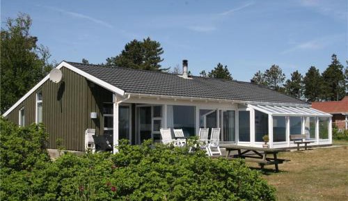 Four-Bedroom Holiday Home